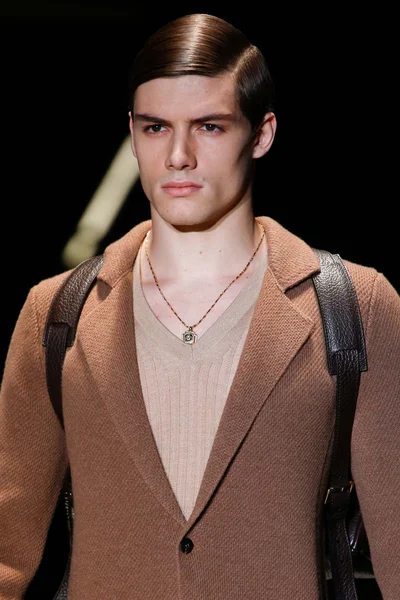 Look 49